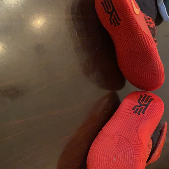 Tennis Nike for boy  size 9c - Picture 3 of 5